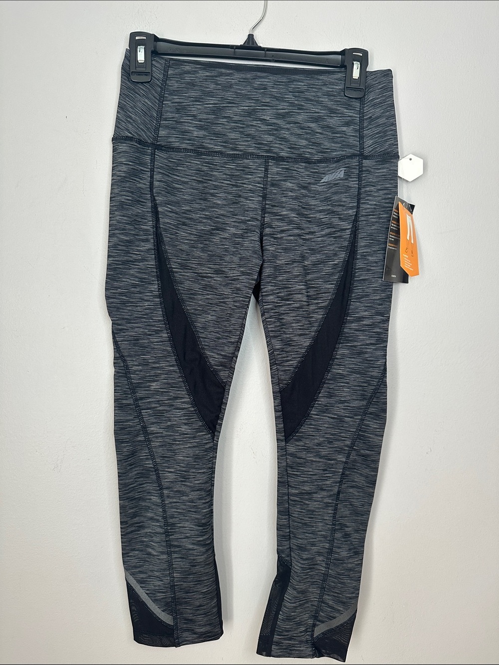 Avia Heathered Gray and Black Athletic Capri Leggings size S NWT